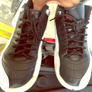 Air Jordan 12 retro low black and white